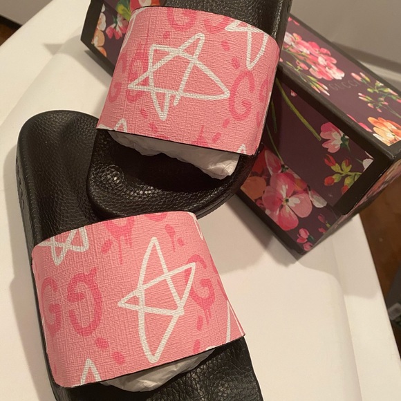 gucci slides with stars